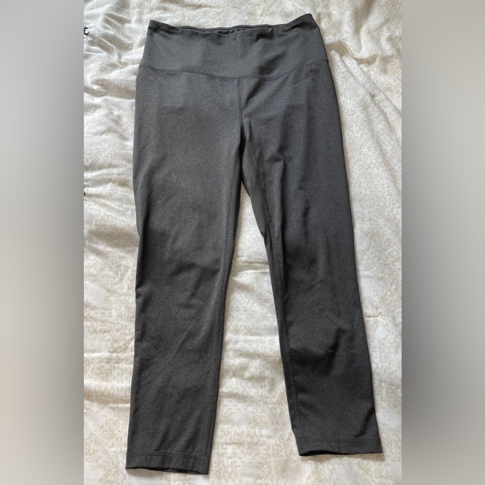 Reebok - Women’s Medium - 3/4 length Athletic Pant